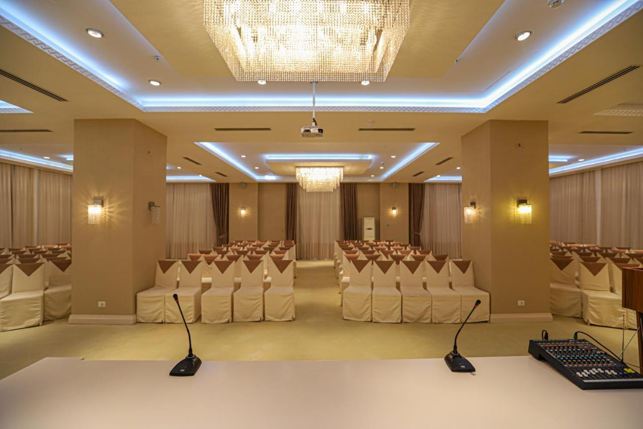 Gabala Garden Hotel Exterior photo The ballroom